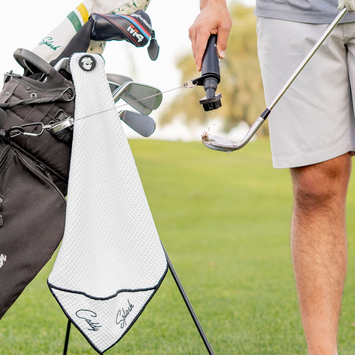 Golf Pocket Mag Towel - White + Original Golf Club Water Brush - Black