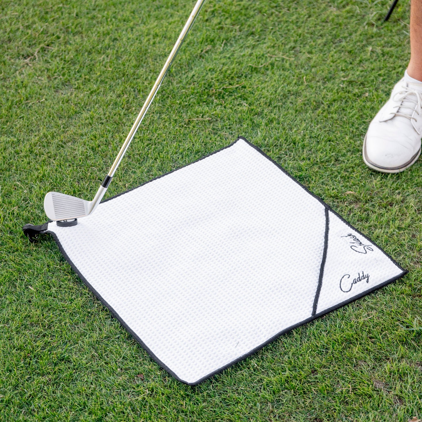 Golf Pocket Mag Towel - White + Original Golf Club Water Brush - Black